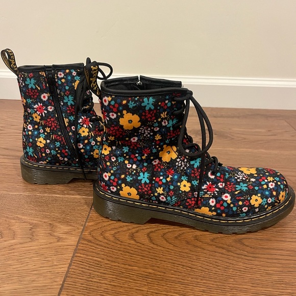 Dr Martens floral canvas high top lace ups - Picture 2 of 9